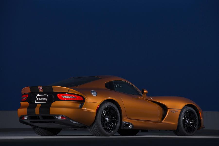  Dodge Viper GTC 2015 года  (фото 8 из 14)